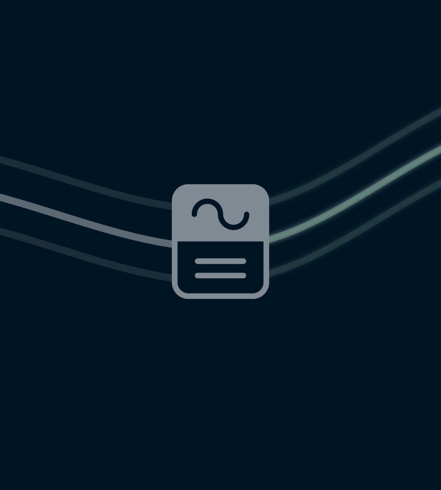 Illustration eines grauen Symbols mit Wellenlinie und zwei Querstrichen, das für Strom oder Elektrizität steht. Dahinter verlaufen drei geschwungene Linien von links nach rechts über einen dunklen Hintergrund.